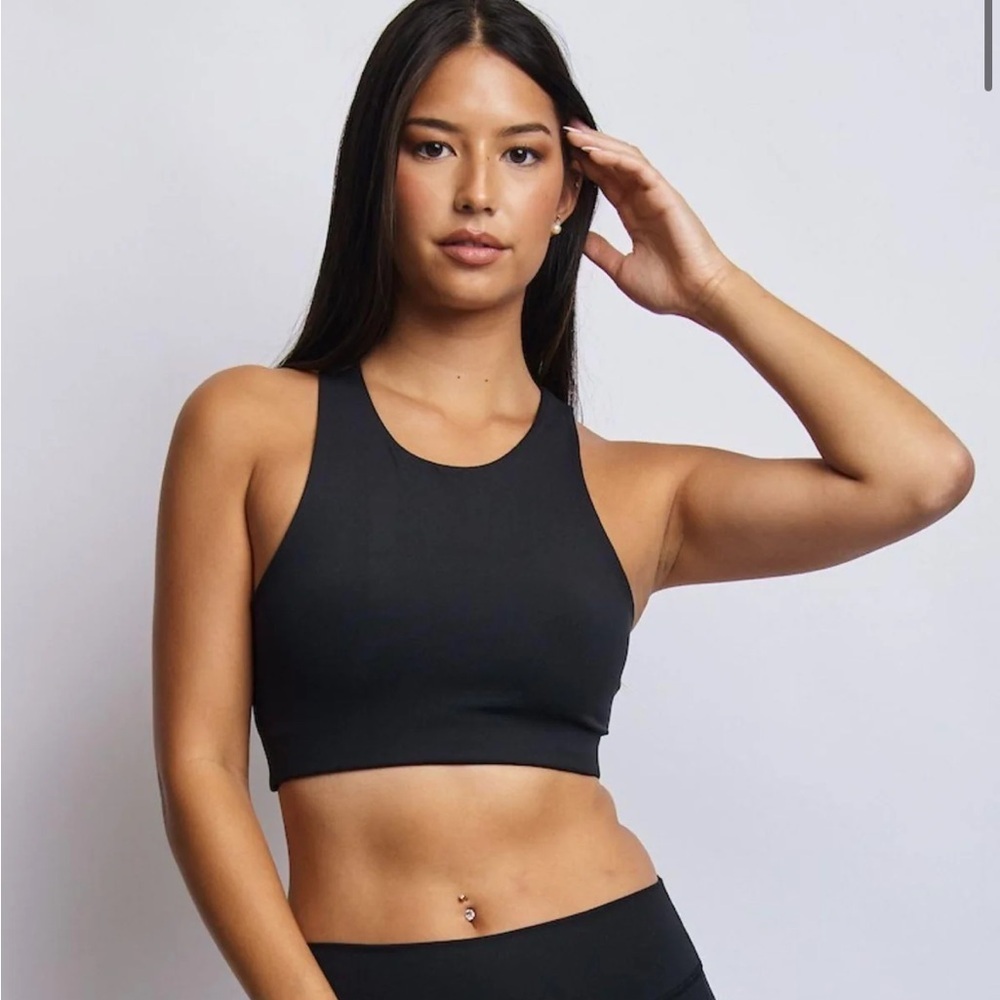 NWOT Urthwear Ecomoss High Neck Racerback Sports Bra in Raven Black Sz M